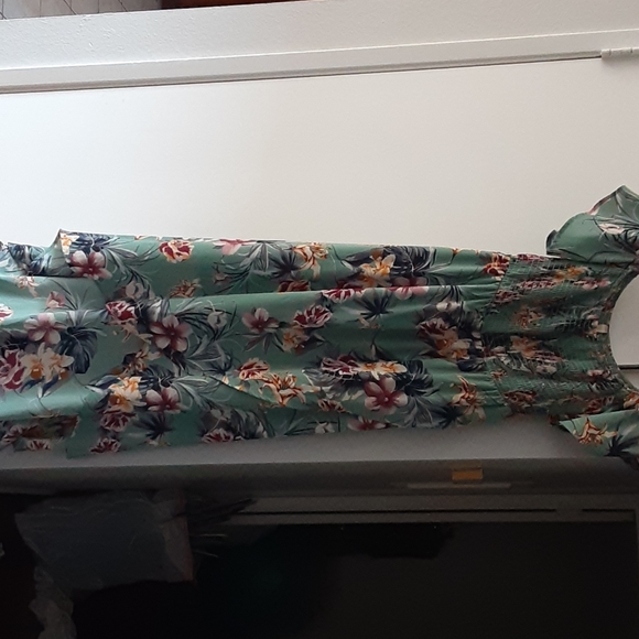 Maternity dress - Picture 2 of 3